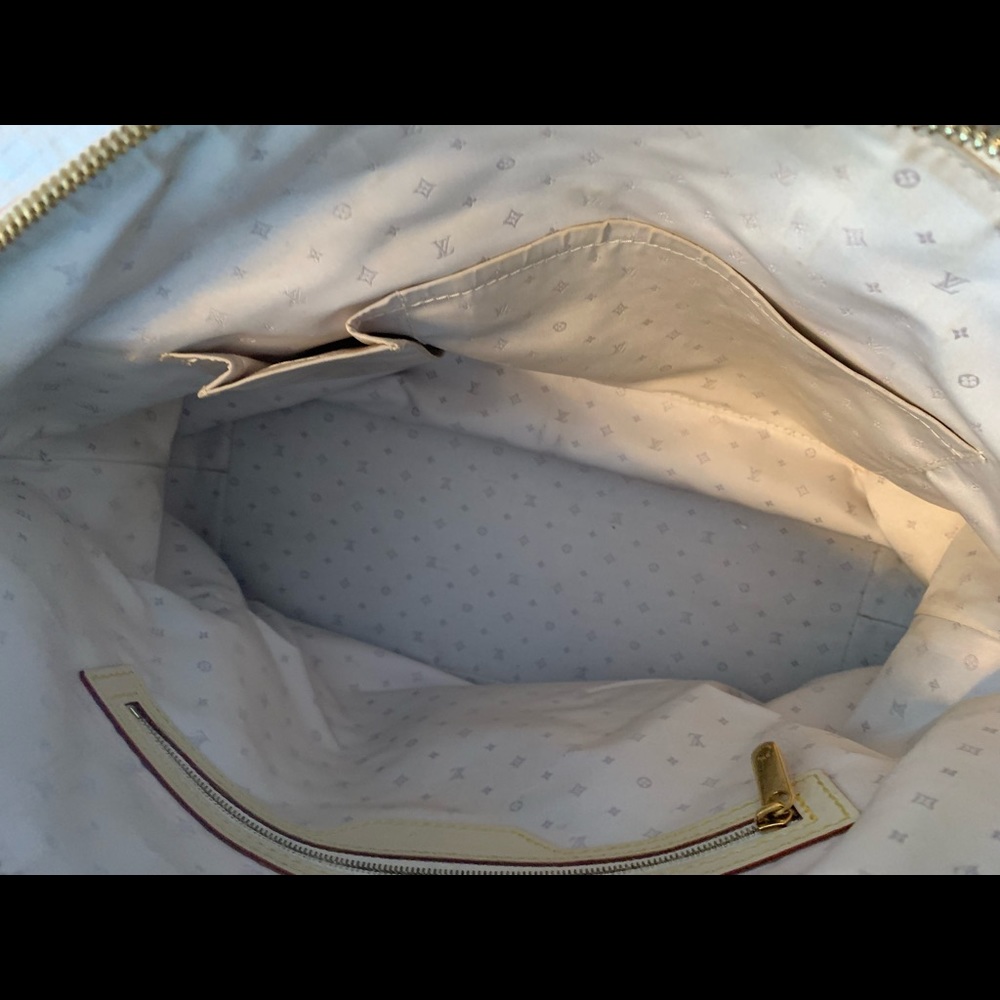 Louis Vuitton Cream Suhali Leather Lockit GM bag. - Picture 3 of 6